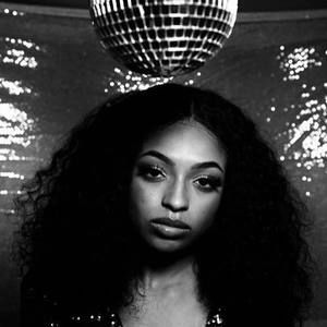 Meet your Posher, Alissa